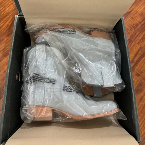 Tecovas Lucy pull on bootie - Picture 4 of 8